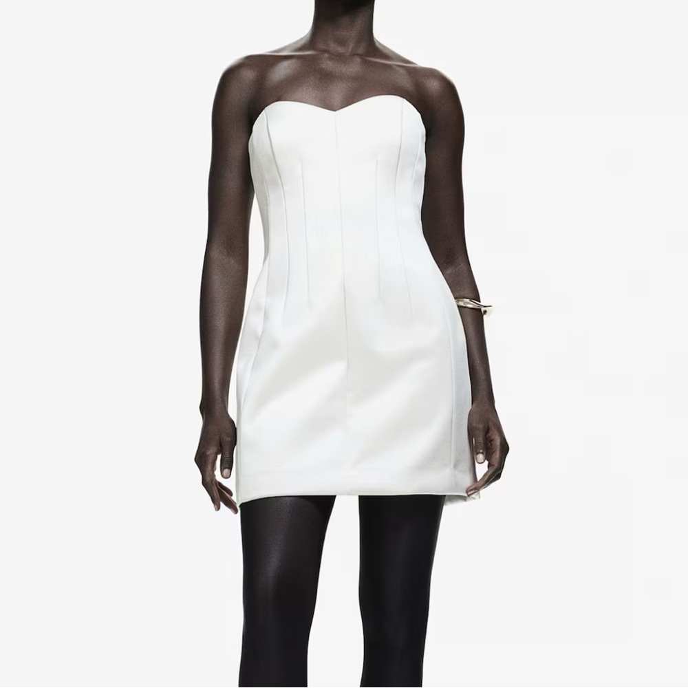 Elegant White Strapless Dress